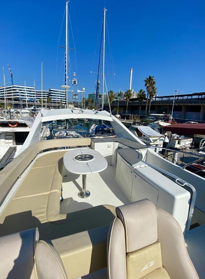 Yacht In Barcelona Hotel Sant Adria de Besos Luaran gambar
